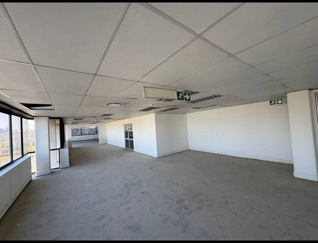 444M² SHOWROOM TO LET IN KRAMERVILLE